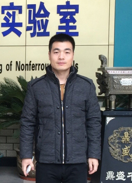 张  龙